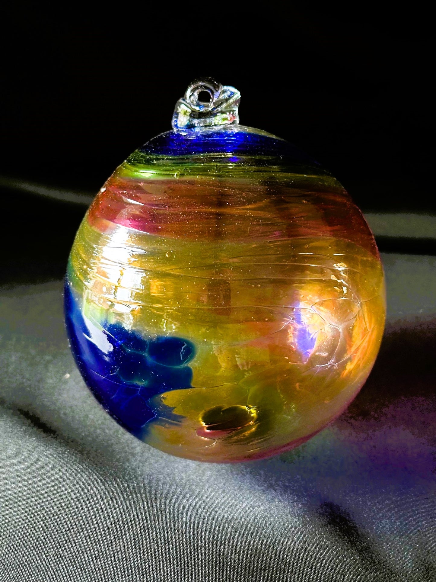 Mundgeblasene-Glaskugel - 3 farbiges Unikat mit Aufhängöse
