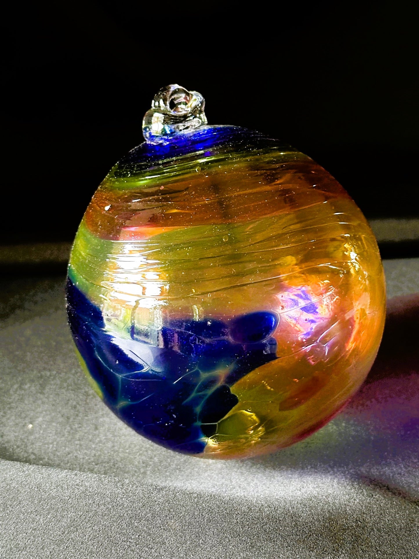 Mundgeblasene-Glaskugel - 3 farbiges Unikat mit Aufhängöse