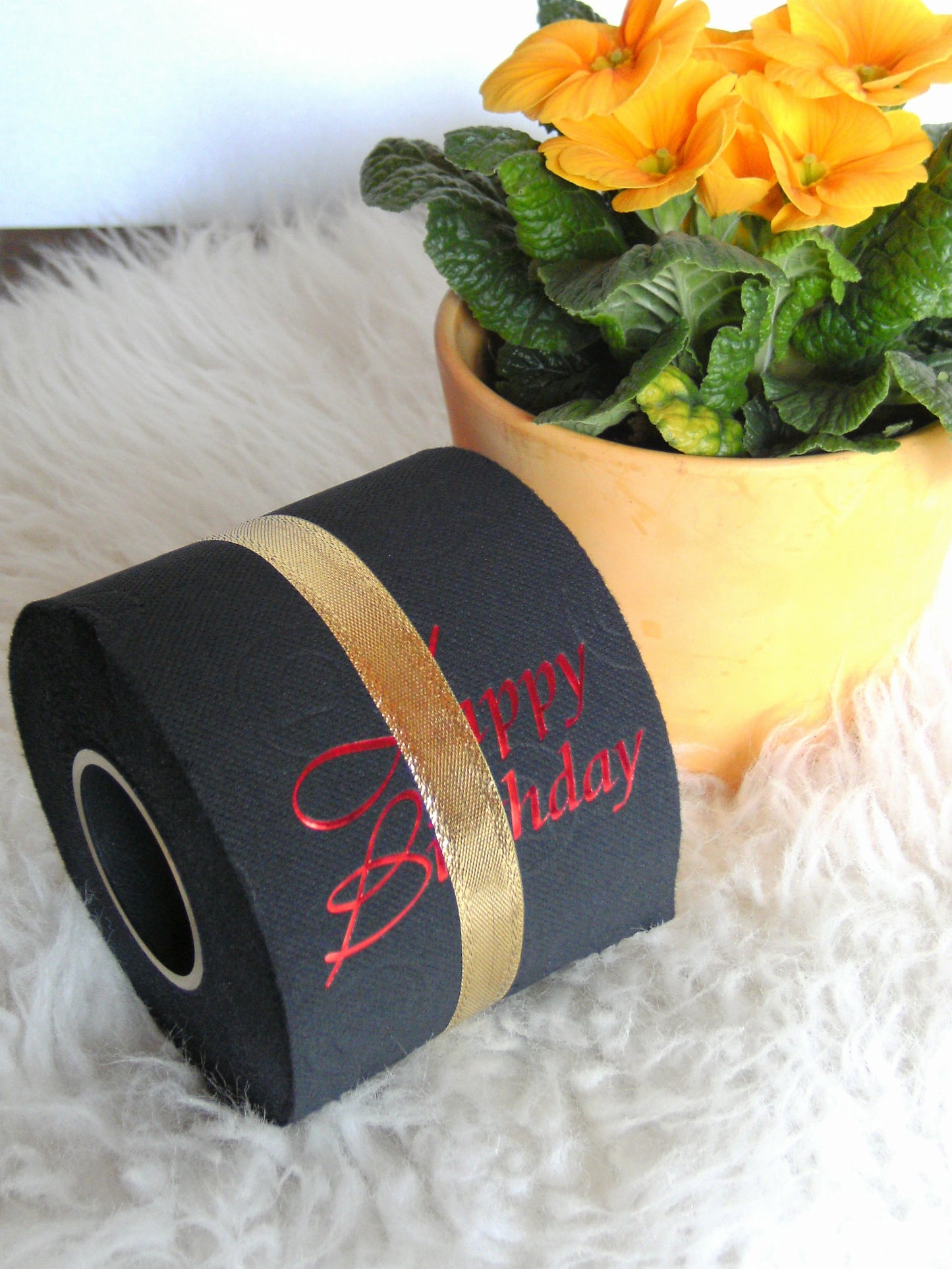 Special embossing “Happy Birthday”